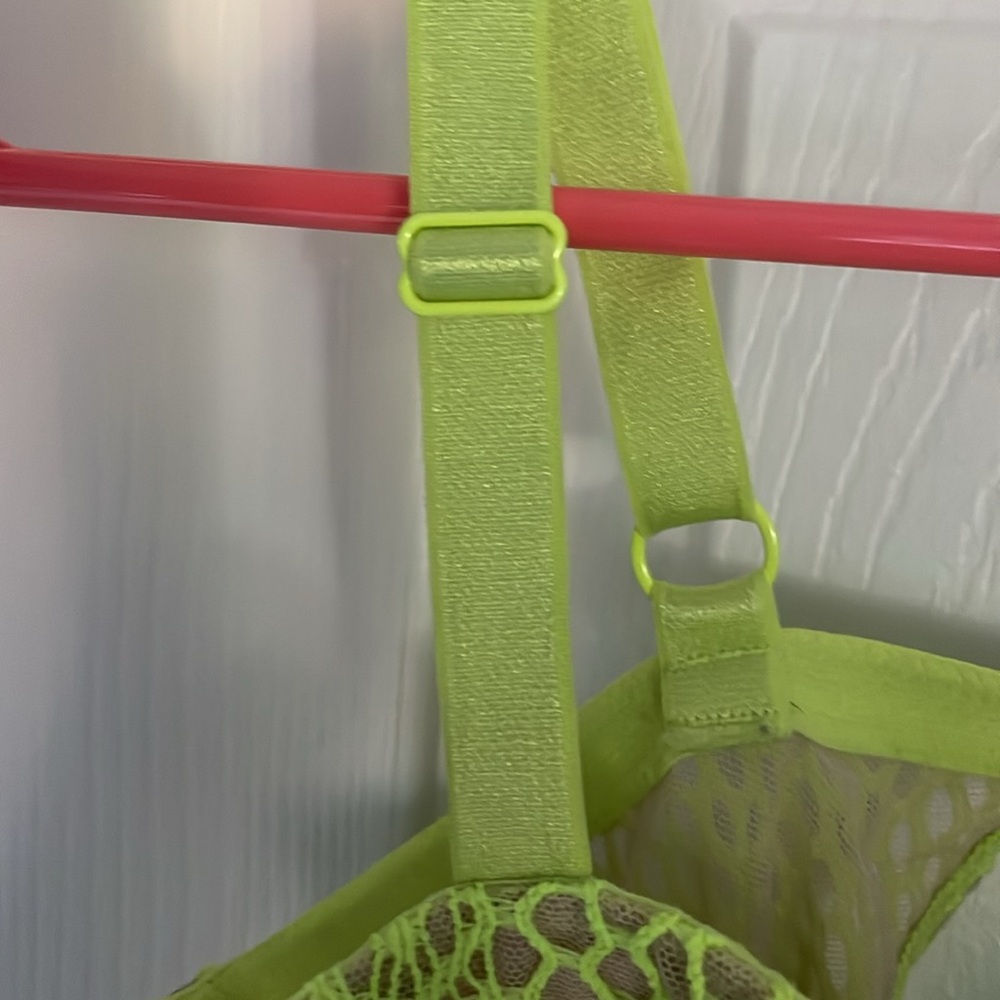 Victoria Secret neon yellow size 36dd bra. Zip up - Picture 4 of 7